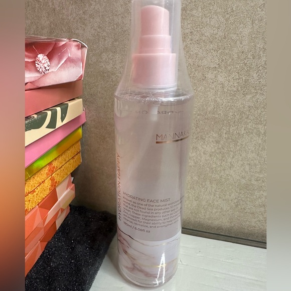 🦋MANNA KADAR BEAUTY Hydration Happy Face Mist Full Size 6.08oz - Picture 2 of 2